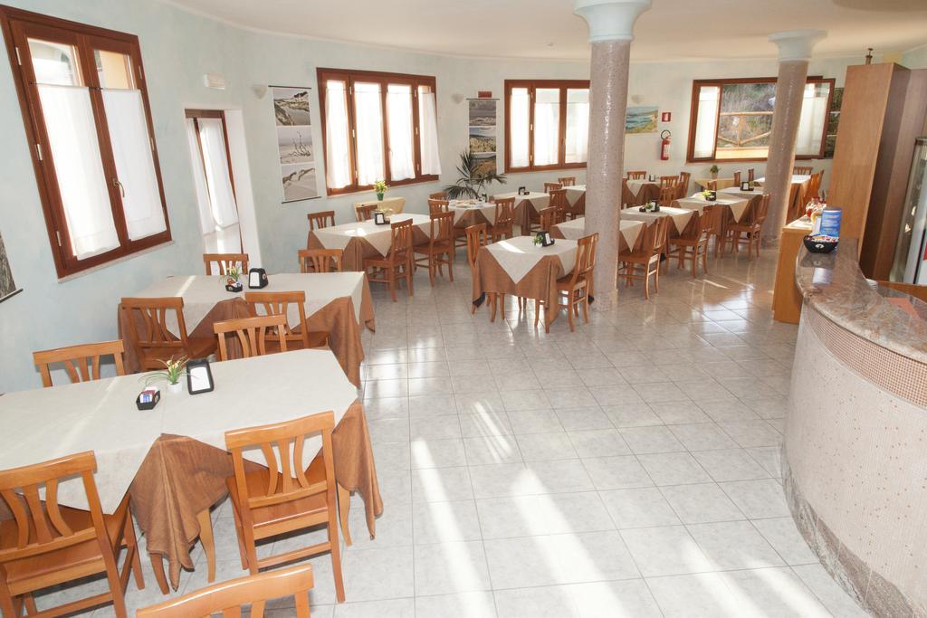 Hotel Jasmine Teulada Bagian luar foto