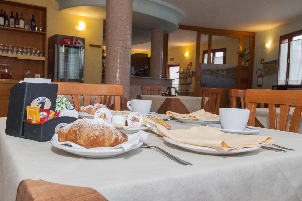 Hotel Jasmine Teulada Bagian luar foto